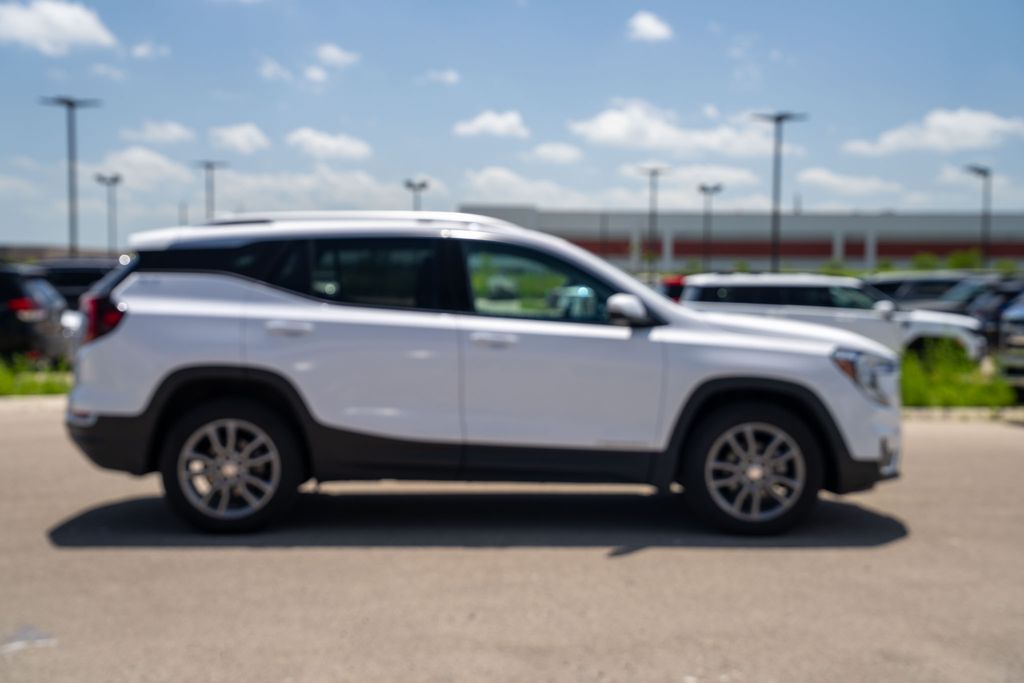 Vehicle image 4 of 34