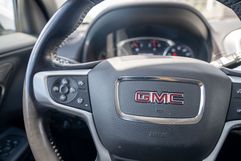Vehicle image 28 of 34