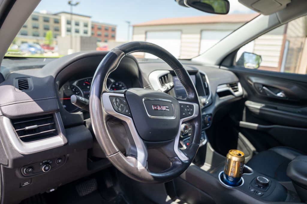 Vehicle image 14 of 34