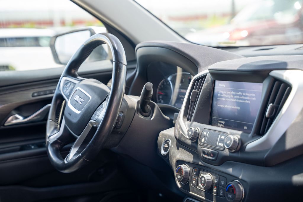 Vehicle image 16 of 34