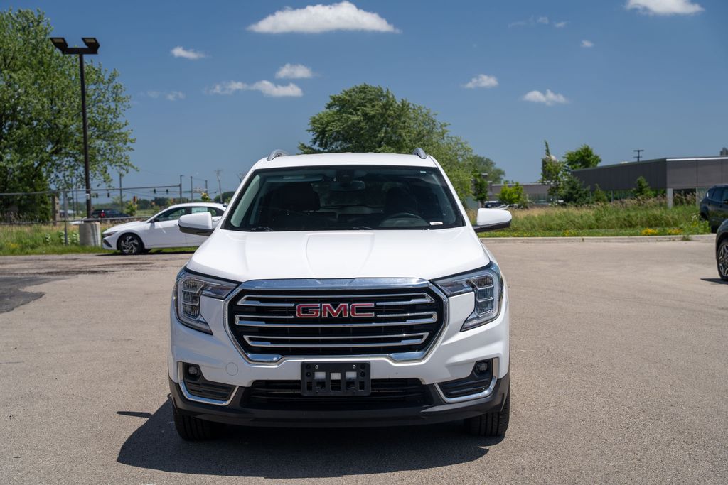 Vehicle image 2 of 34