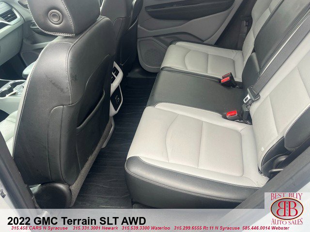 Vehicle image 11 of 21
