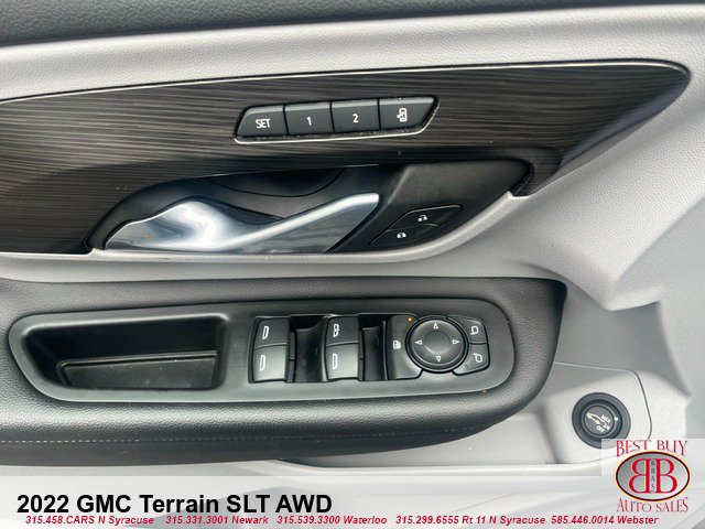 Vehicle image 12 of 21