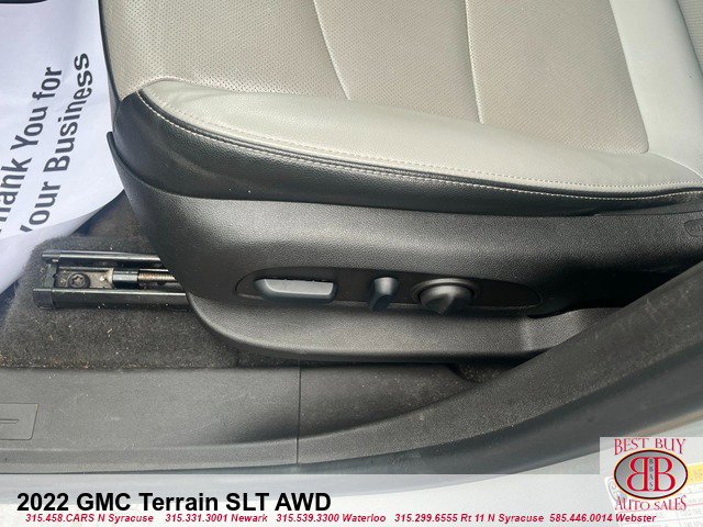 Vehicle image 13 of 21