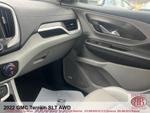 Vehicle image 14 of 21