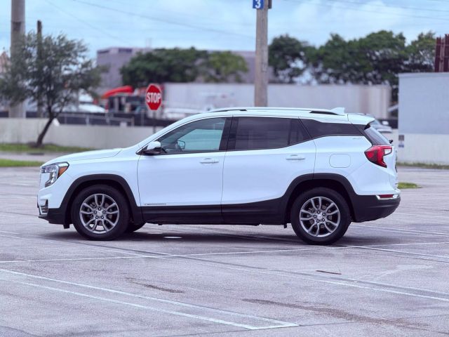 Vehicle image 16 of 28