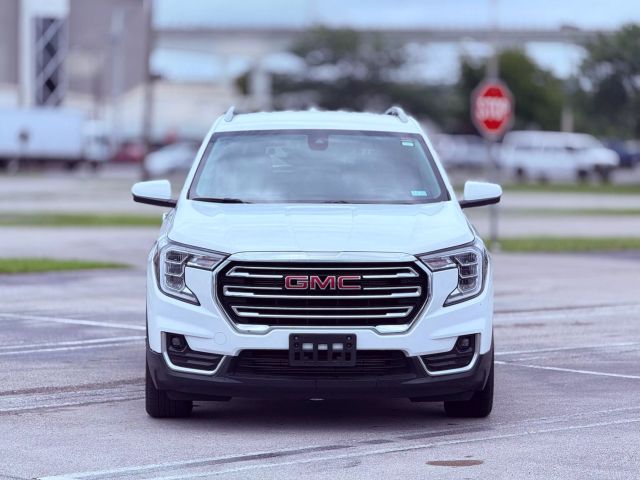 Vehicle image 3 of 28