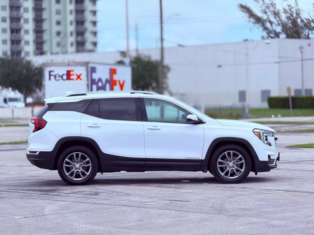 Vehicle image 8 of 28