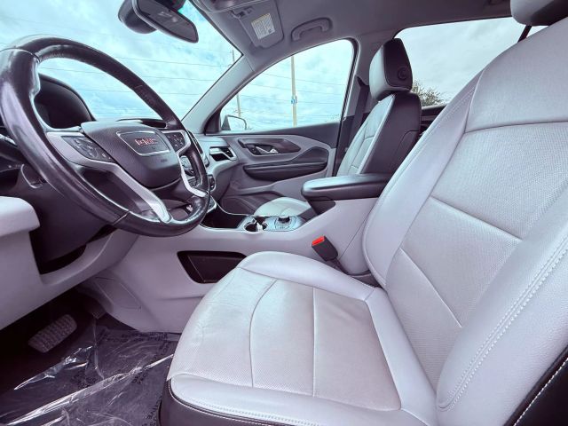 Vehicle image 23 of 28