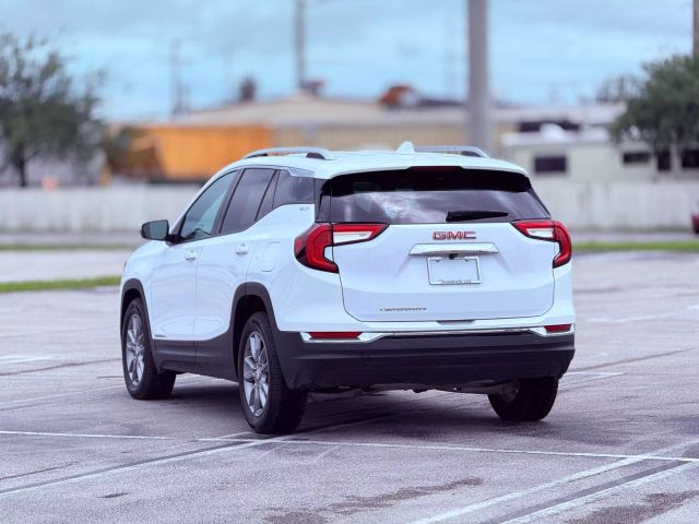Vehicle image 12 of 28