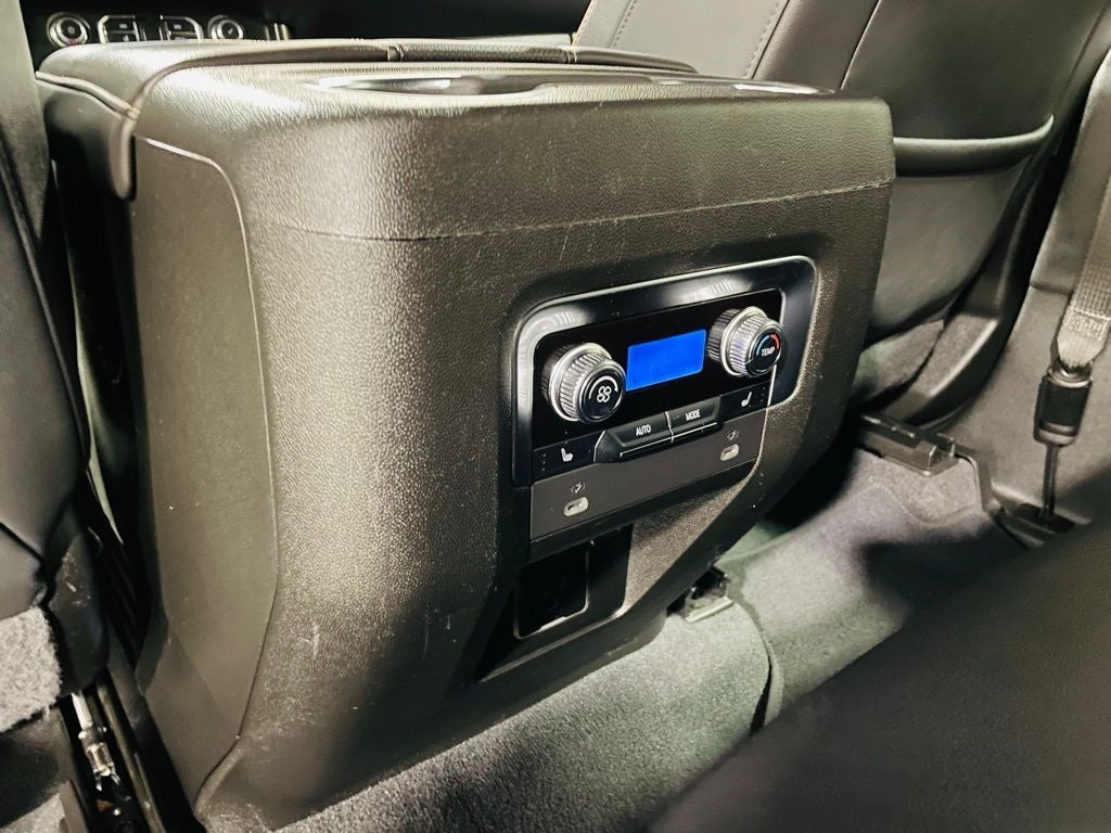 Vehicle image 48 of 51