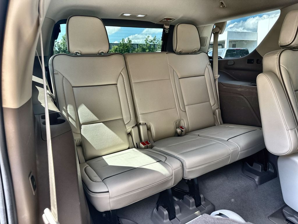 Vehicle image 13 of 35