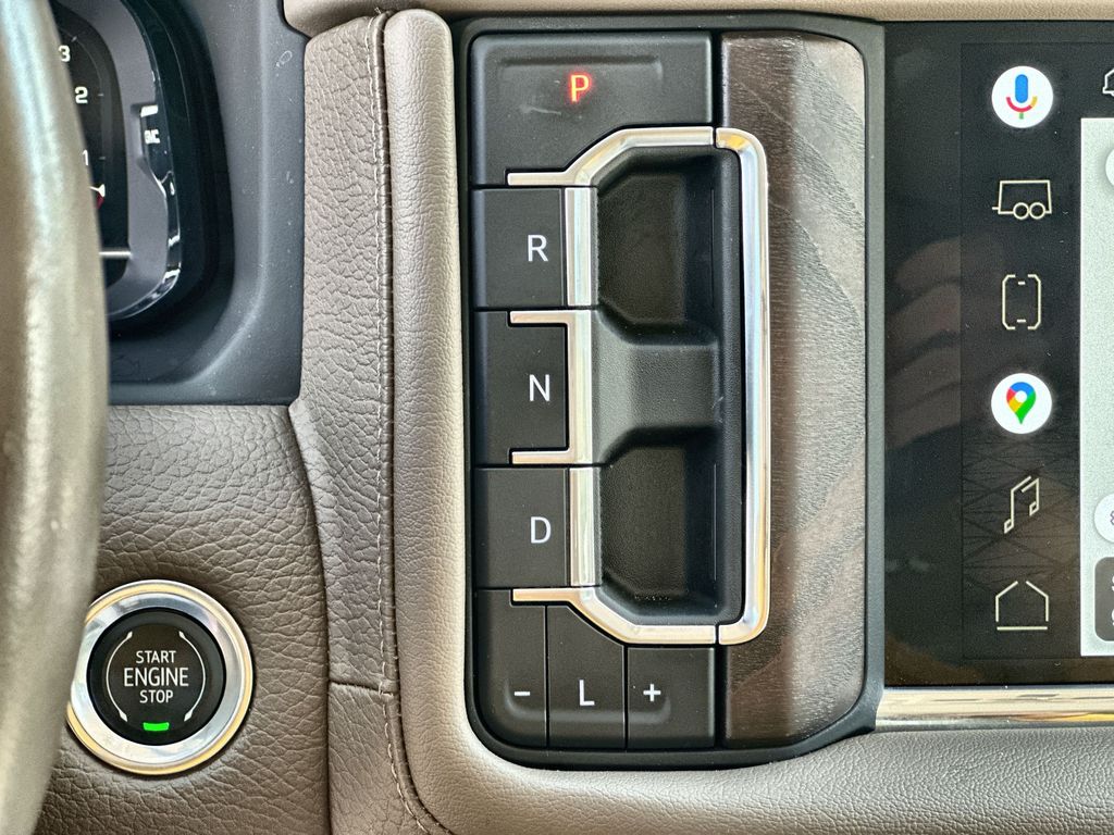 Vehicle image 32 of 35