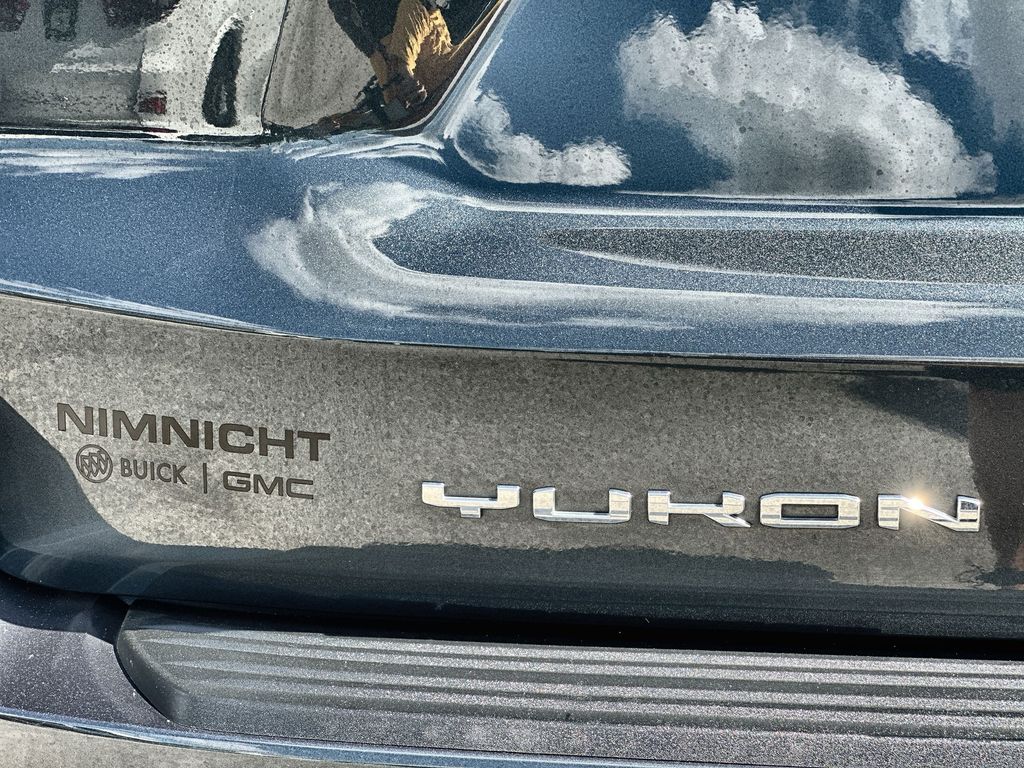 Vehicle image 33 of 35