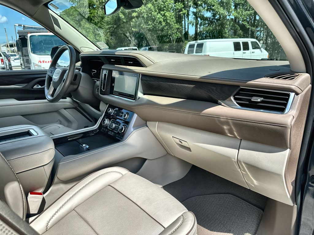 Vehicle image 18 of 35