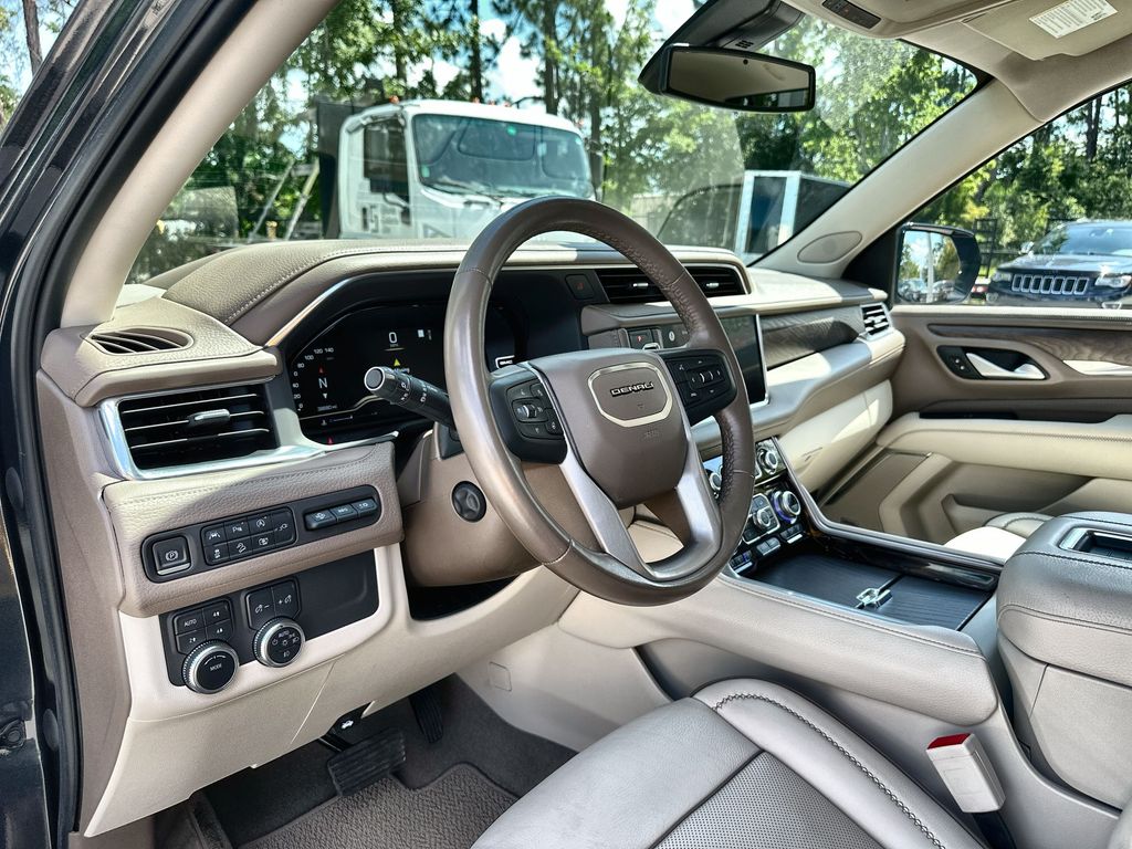 Vehicle image 17 of 35