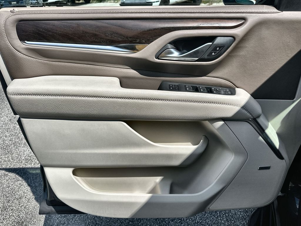 Vehicle image 23 of 35