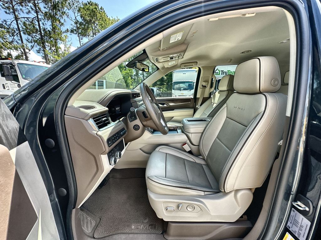 Vehicle image 29 of 35