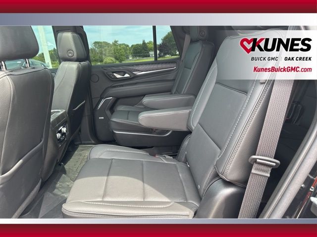 Vehicle image 7 of 24