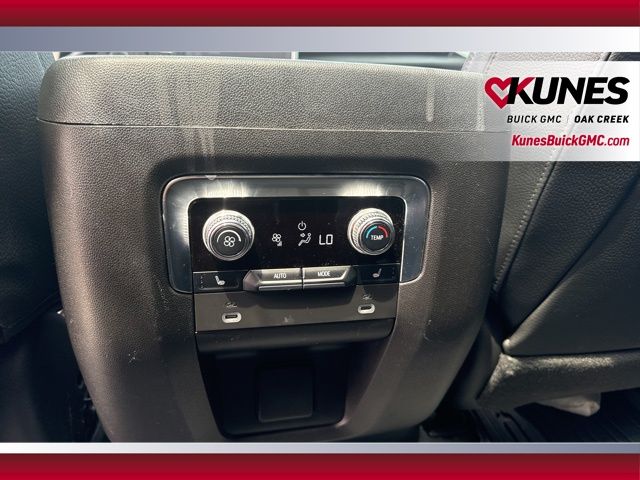 Vehicle image 19 of 24