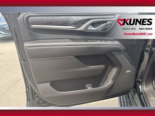 Vehicle image 11 of 24