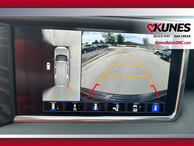 Vehicle image 17 of 24