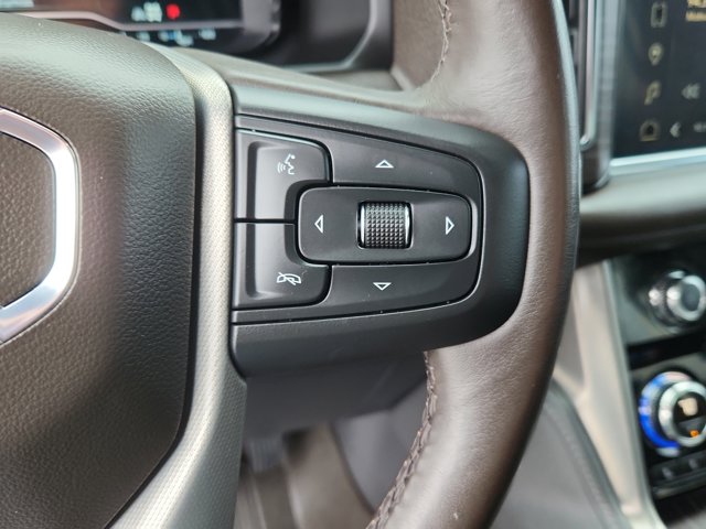 Vehicle image 23 of 26