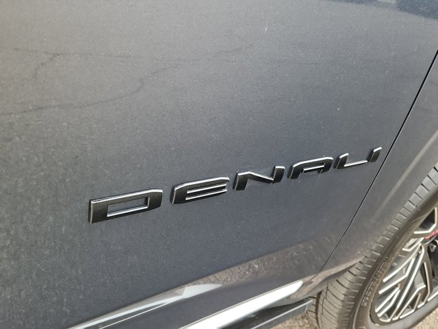 Vehicle image 15 of 26