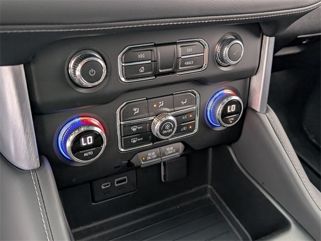 Vehicle image 28 of 31
