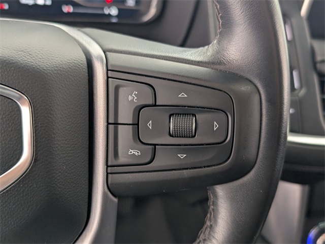 Vehicle image 23 of 31
