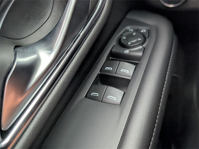 Vehicle image 29 of 31