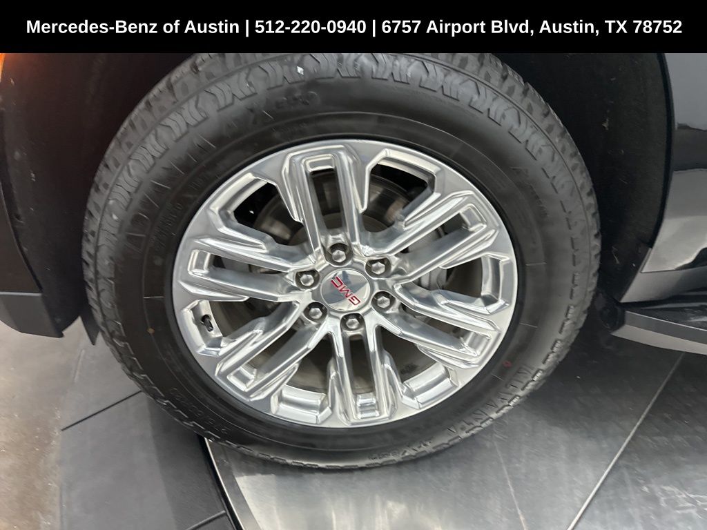 Vehicle image 10 of 36