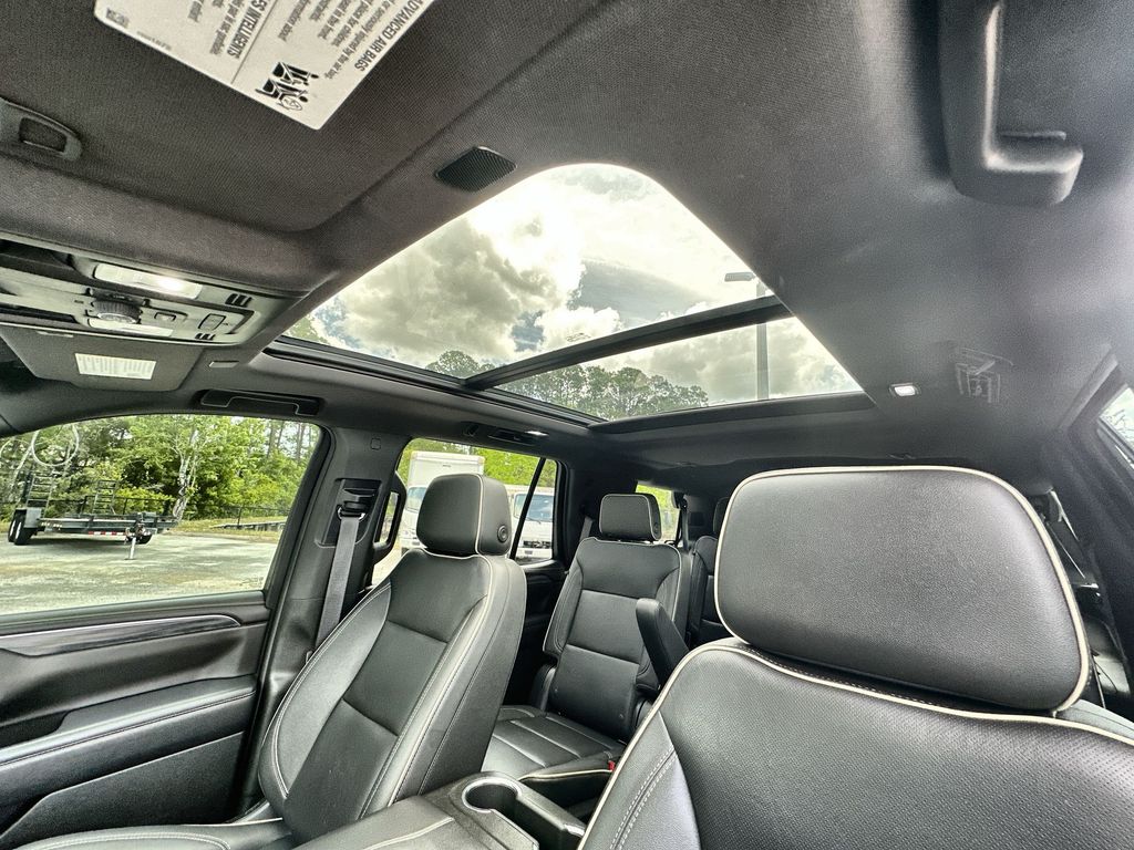 Vehicle image 19 of 36
