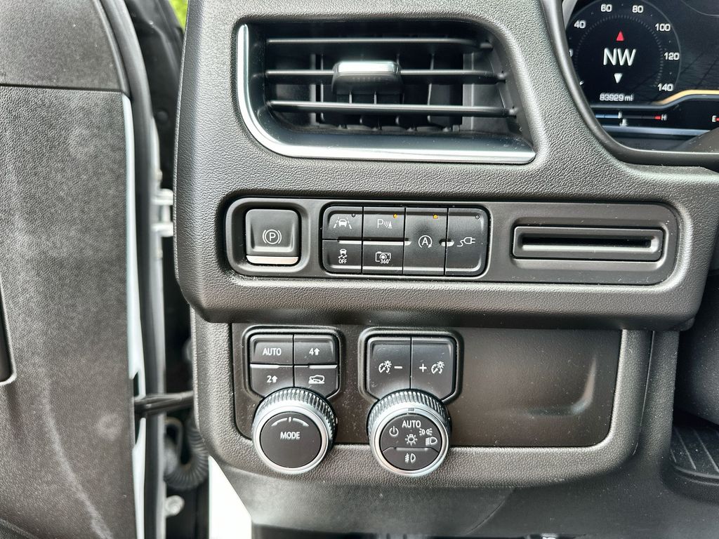 Vehicle image 18 of 36