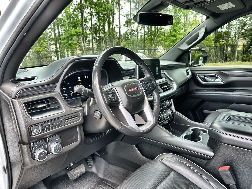Vehicle image 10 of 36
