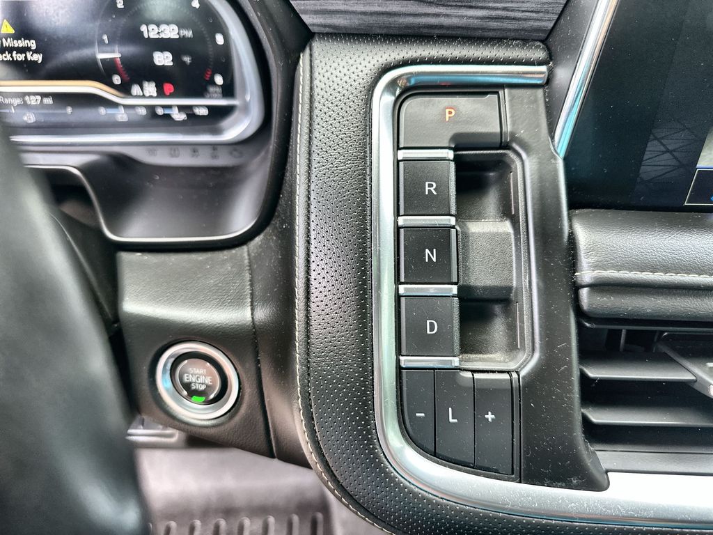 Vehicle image 16 of 36