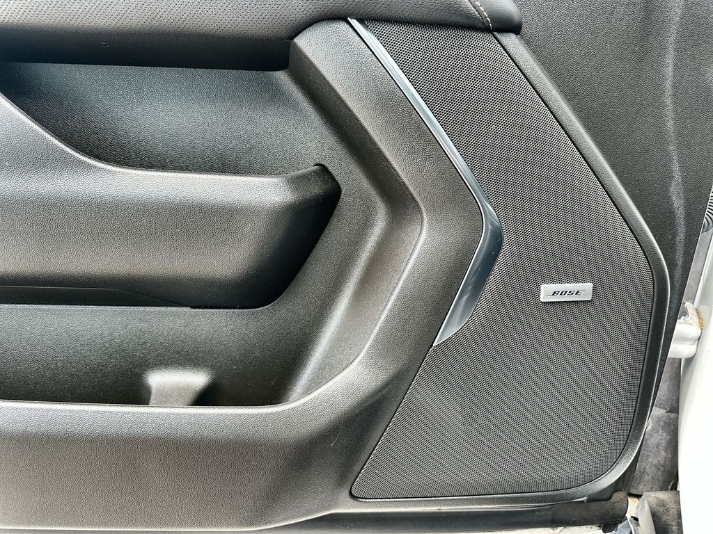 Vehicle image 25 of 36