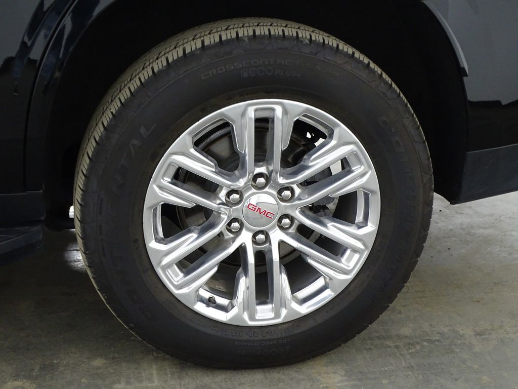 2022 GMC Yukon SLT Image 7 of 40