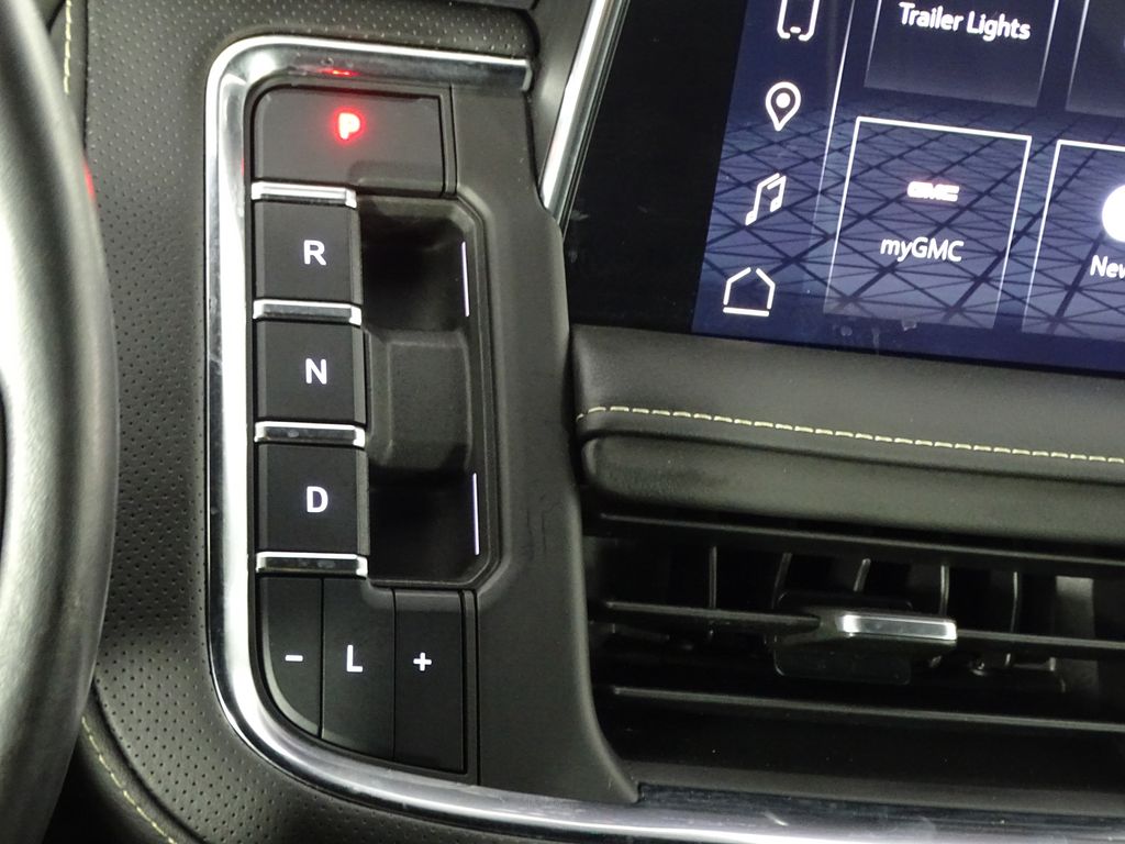 2022 GMC Yukon SLT Image 37 of 40