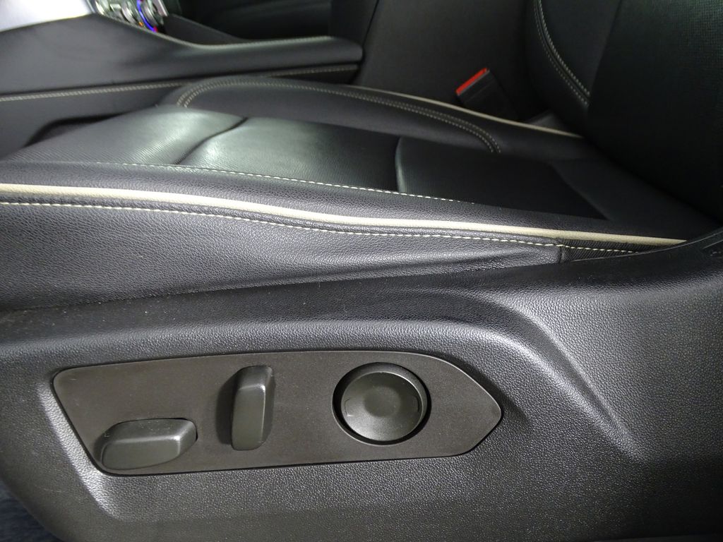 2022 GMC Yukon SLT Image 39 of 40