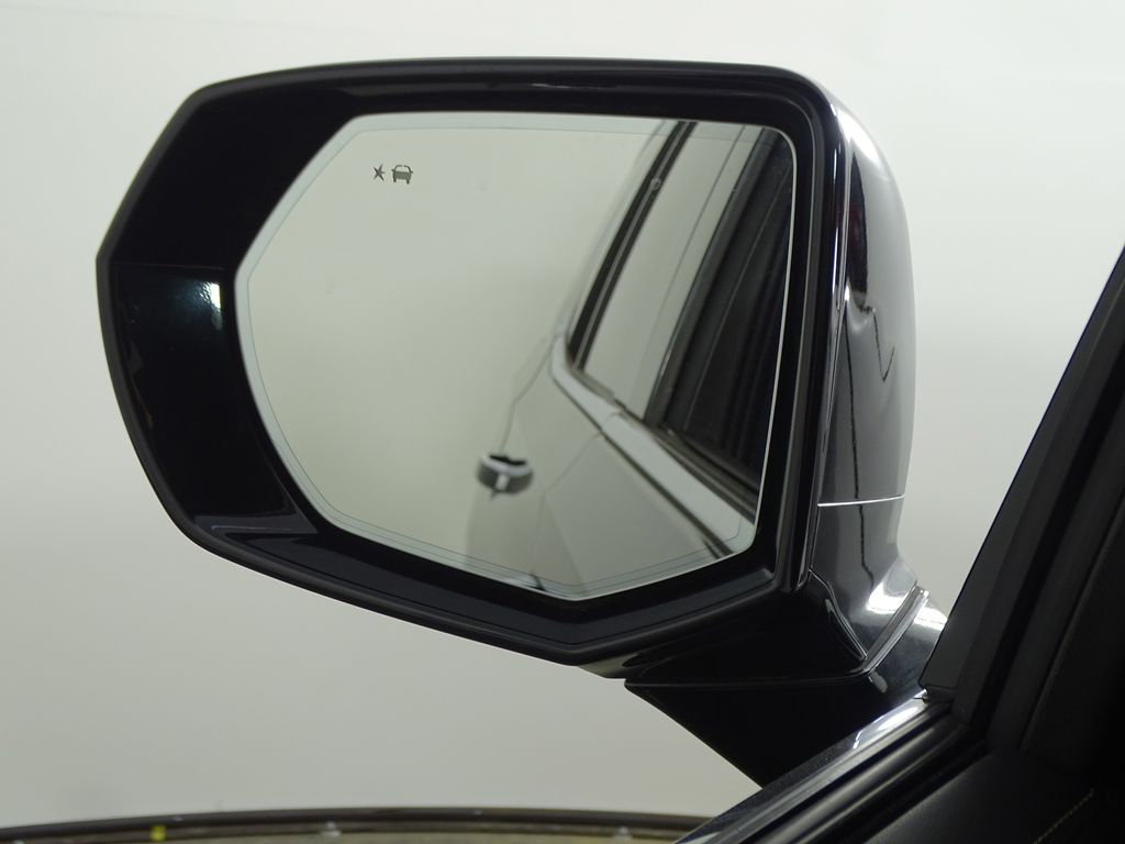 2022 GMC Yukon SLT Image 33 of 40