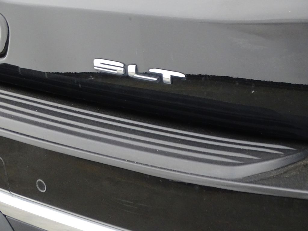 2022 GMC Yukon SLT Image 35 of 40