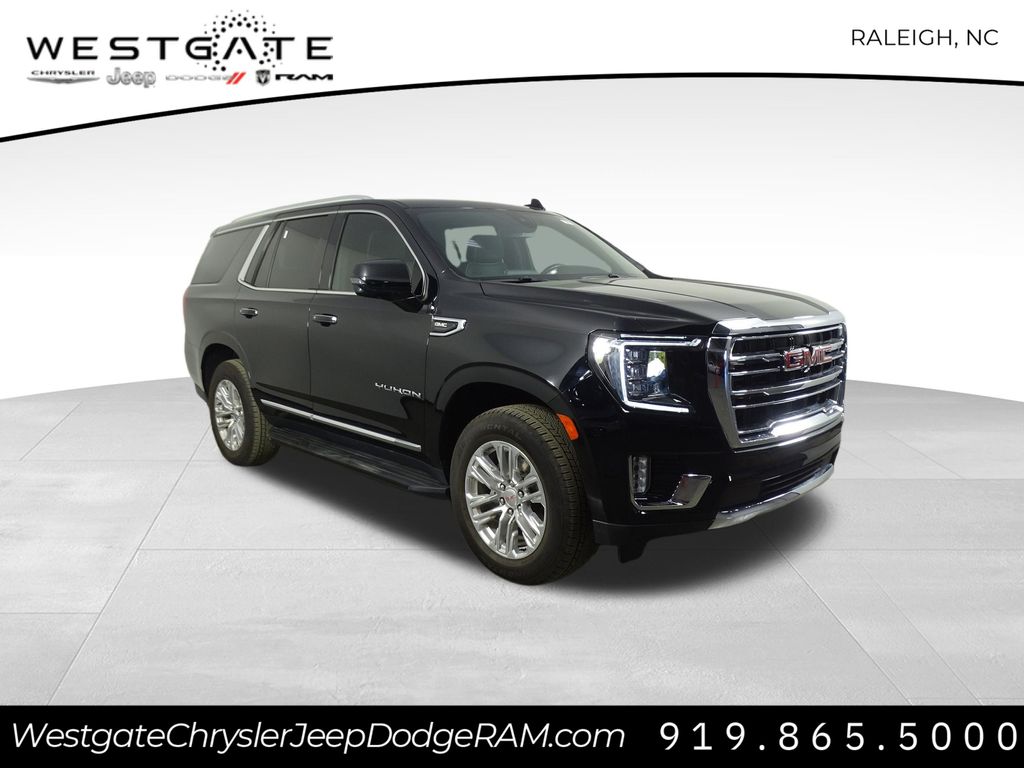 2022 GMC Yukon SLT Image 3 of 40