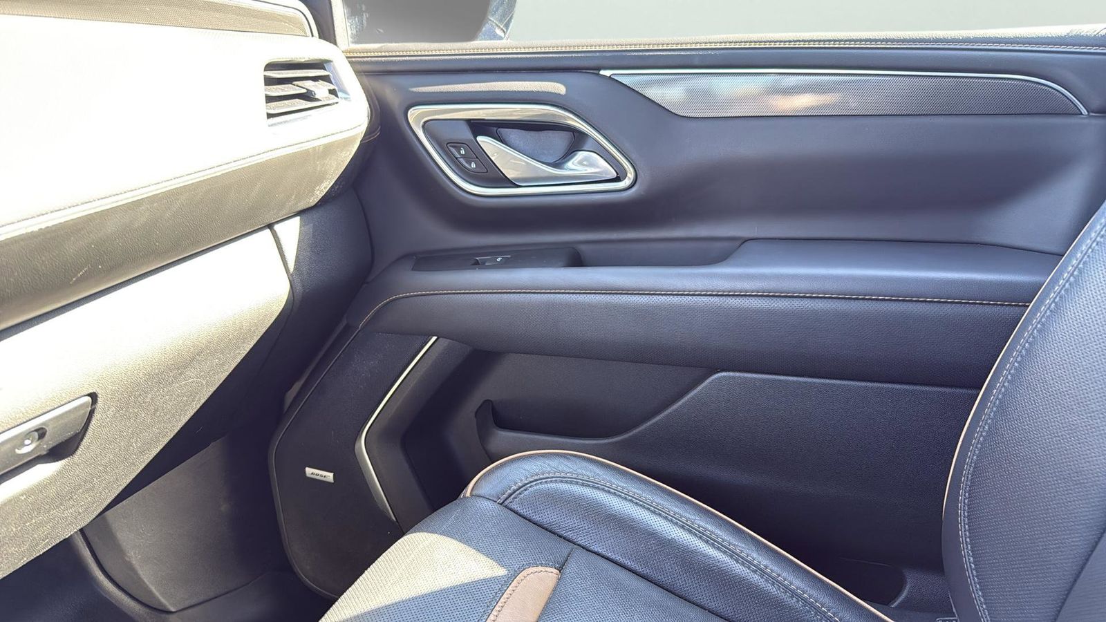 Vehicle image 24 of 29