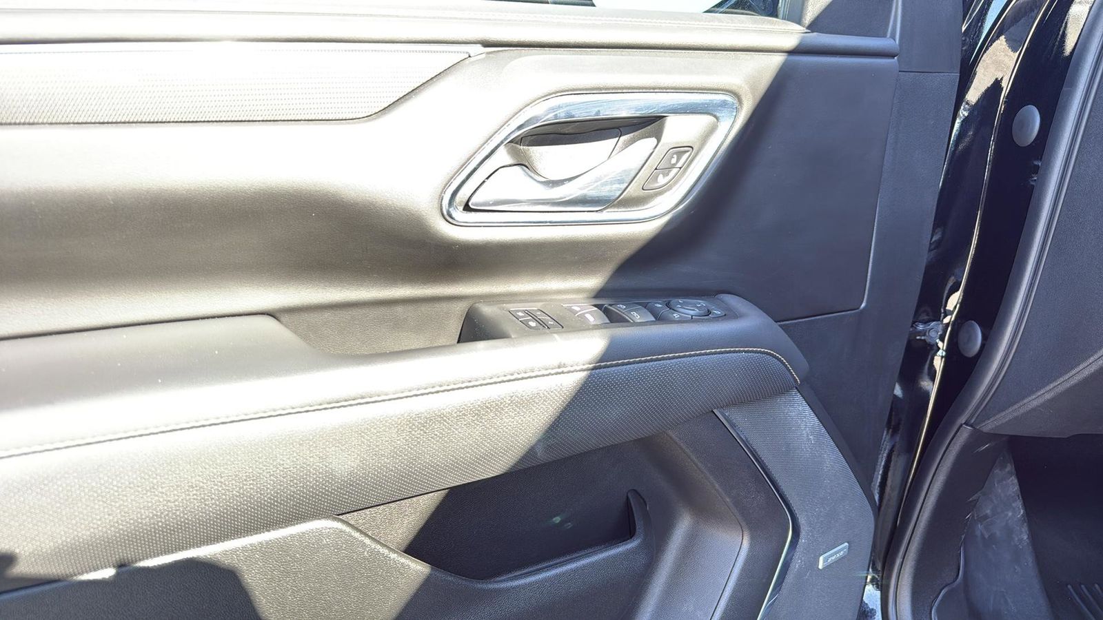 Vehicle image 23 of 29