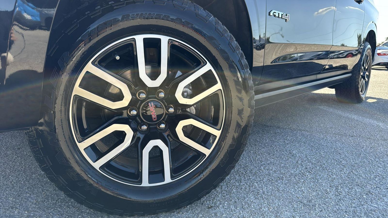 Vehicle image 9 of 29