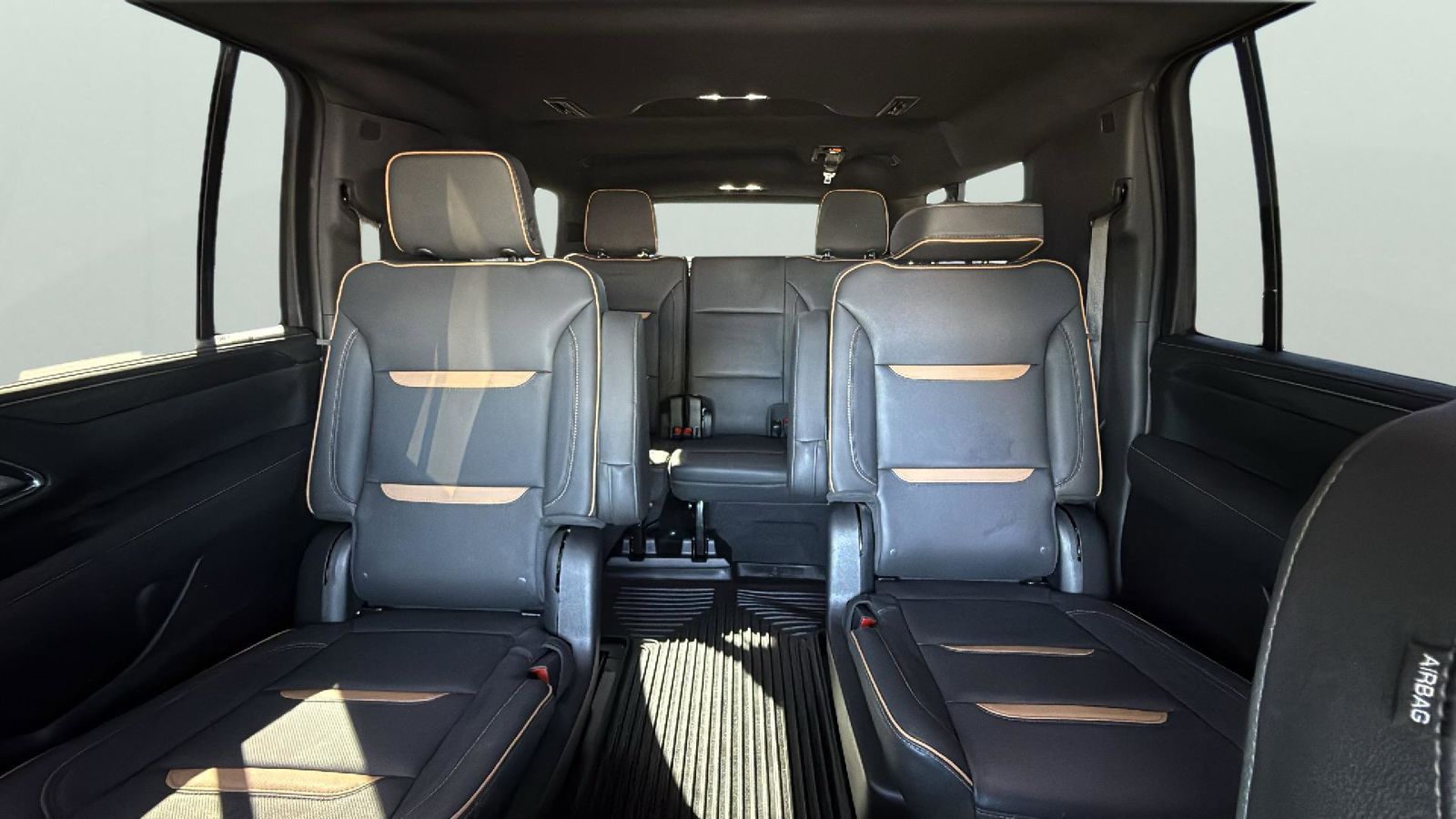 Vehicle image 13 of 29