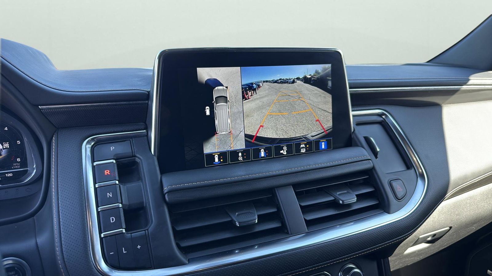 Vehicle image 21 of 29