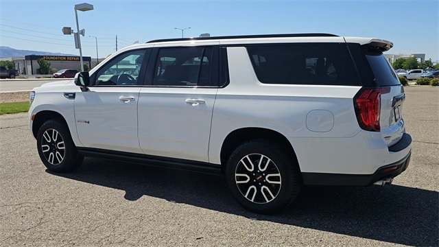 Vehicle image 8 of 27