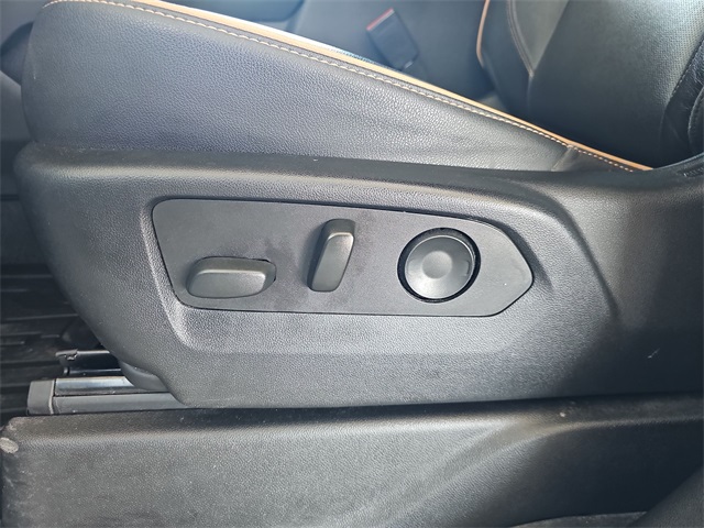 Vehicle image 22 of 27